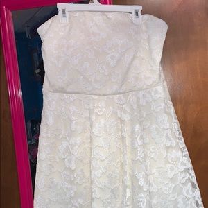 Cream lace cocktail dress